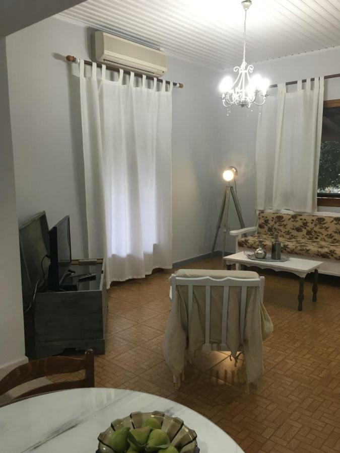 Villa Ermilia Kerveli Bagian luar foto