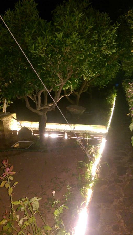 Villa Ermilia Kerveli Bagian luar foto