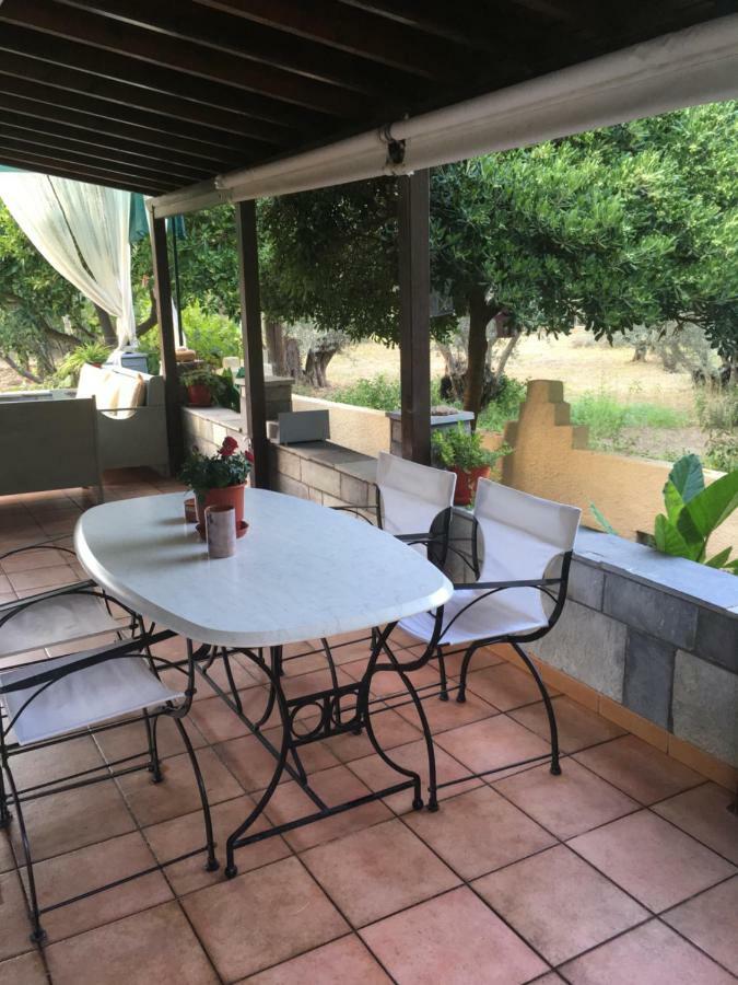 Villa Ermilia Kerveli Bagian luar foto